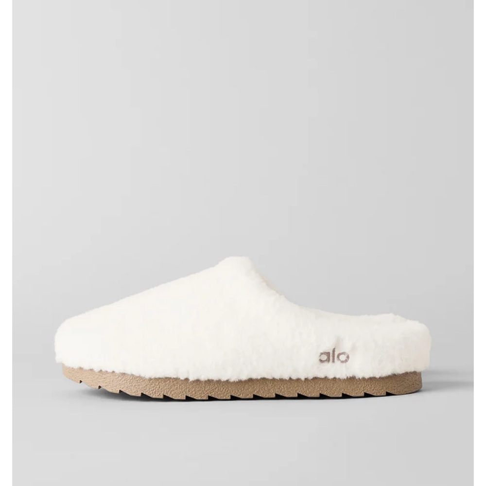 alo sherpa slippers